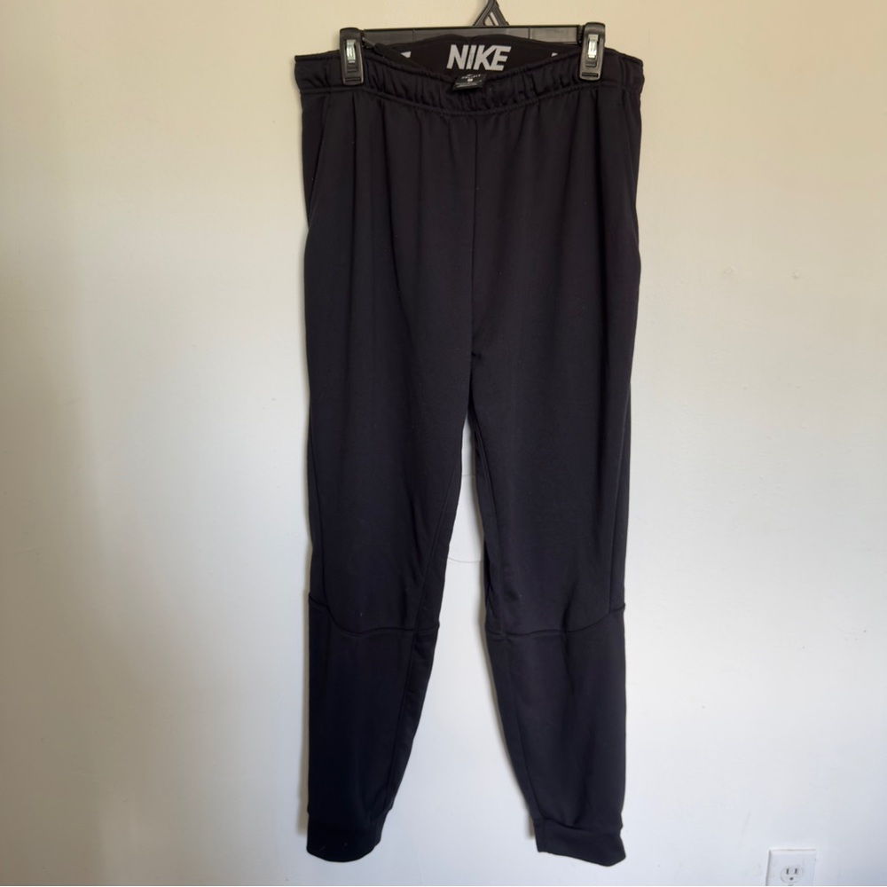 Nike Dri-Fit Men L Black Camo detail  Tapered Training Pants Joggers Inseam 29”